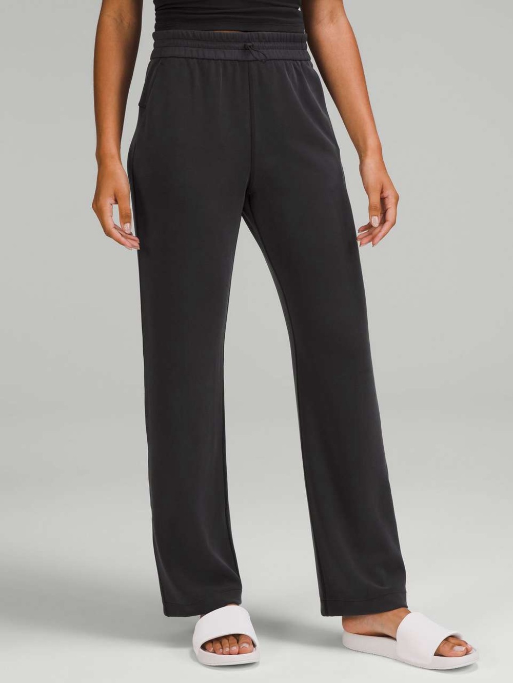 Lululemon Softstreme High-Rise Pant in Black Size 8